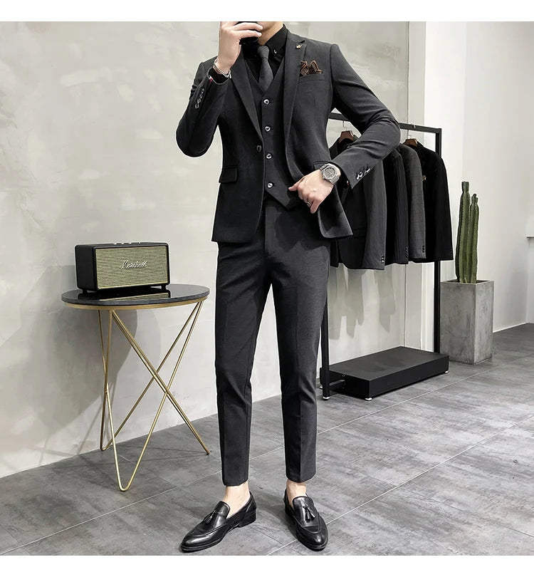 Mens Business Suit/ 3Piece Set Groom Wedding Dress